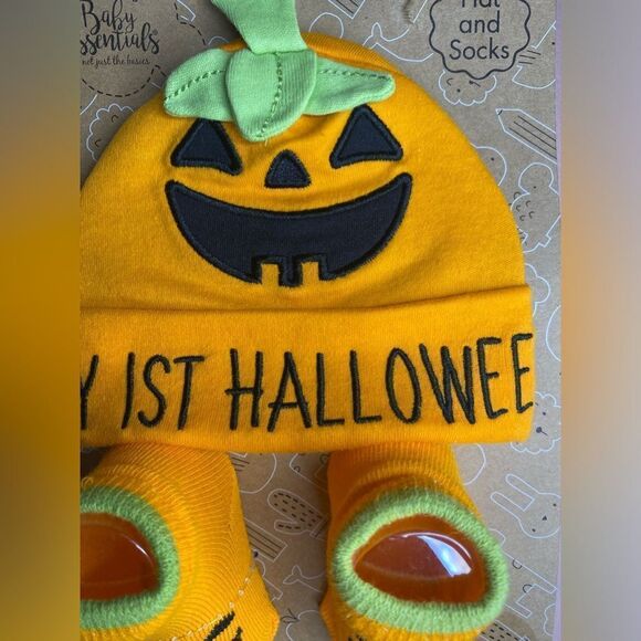 My First Halloween Hat and Socks Set 0-6months - Picture 3 of 4
